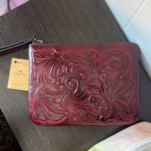 NWT Patricia Nash Leather Wristlet